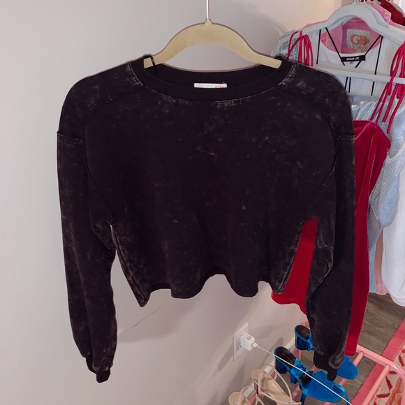 Gianni Bini Distressed Cropped Sweatshirt - Picture 1 of 1